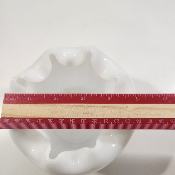 Vintage Ruffle Pinched Milkglass Planter Set Of 2 - Picture 4 of 4